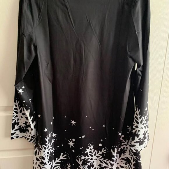 Ladies size Large Black & white Holiday shirt - Picture 10 of 10
